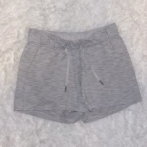 Lululemon Shorts Size 6